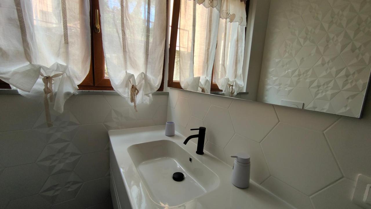 דירות לריצ'י La Casa Fra Gli Ulivi מראה חיצוני תמונה