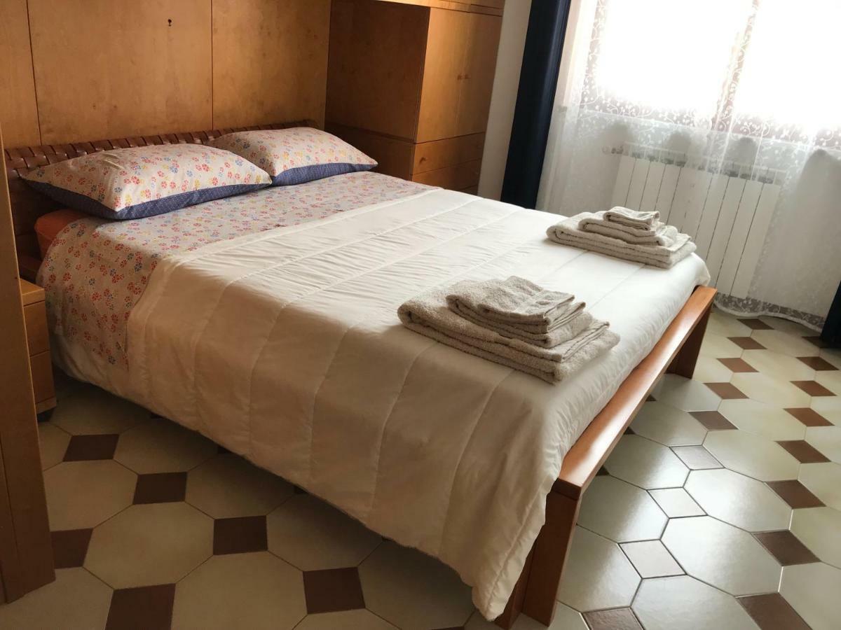 דירות לריצ'י La Casa Fra Gli Ulivi מראה חיצוני תמונה