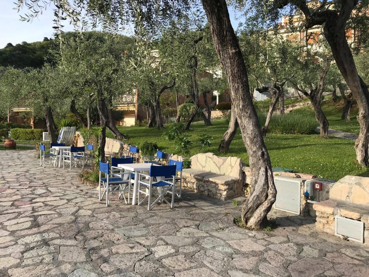 דירות לריצ'י La Casa Fra Gli Ulivi מראה חיצוני תמונה