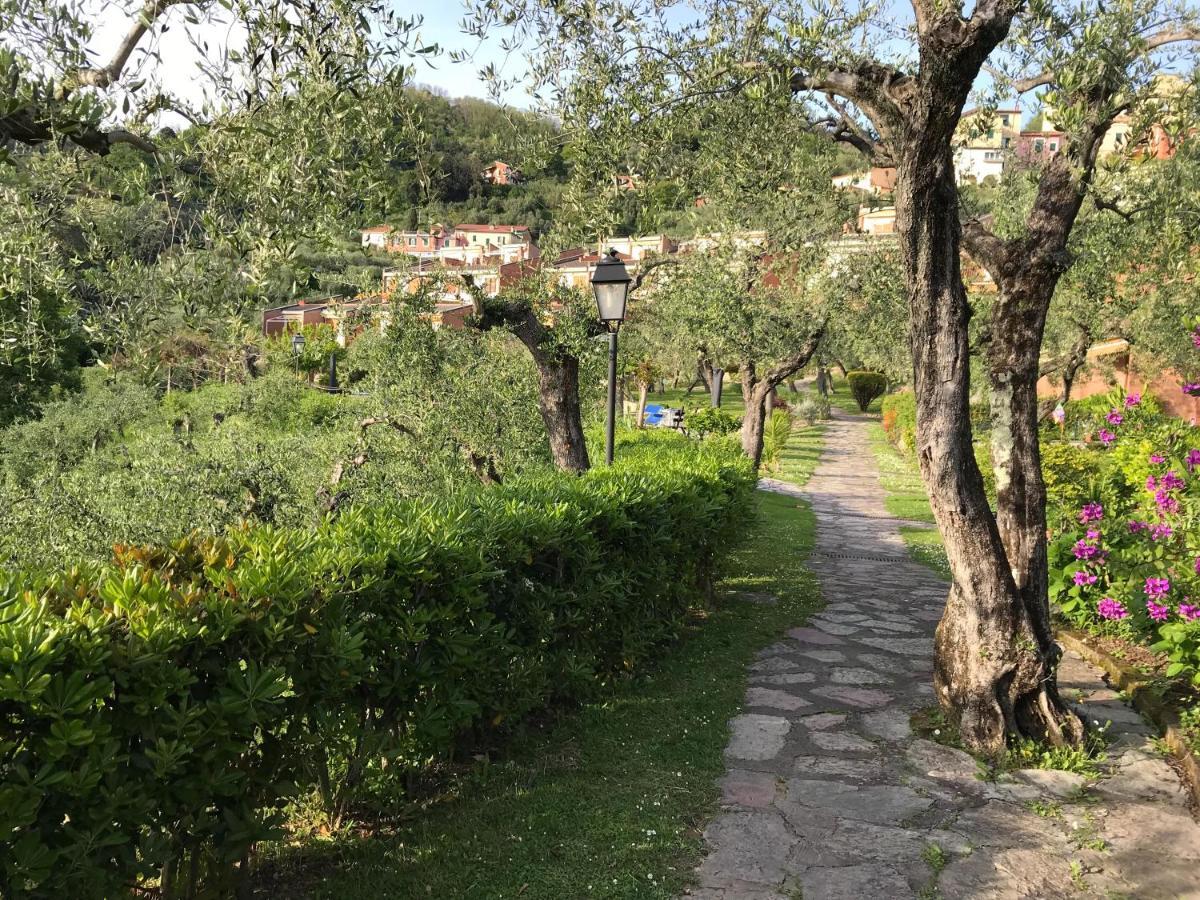 דירות לריצ'י La Casa Fra Gli Ulivi מראה חיצוני תמונה